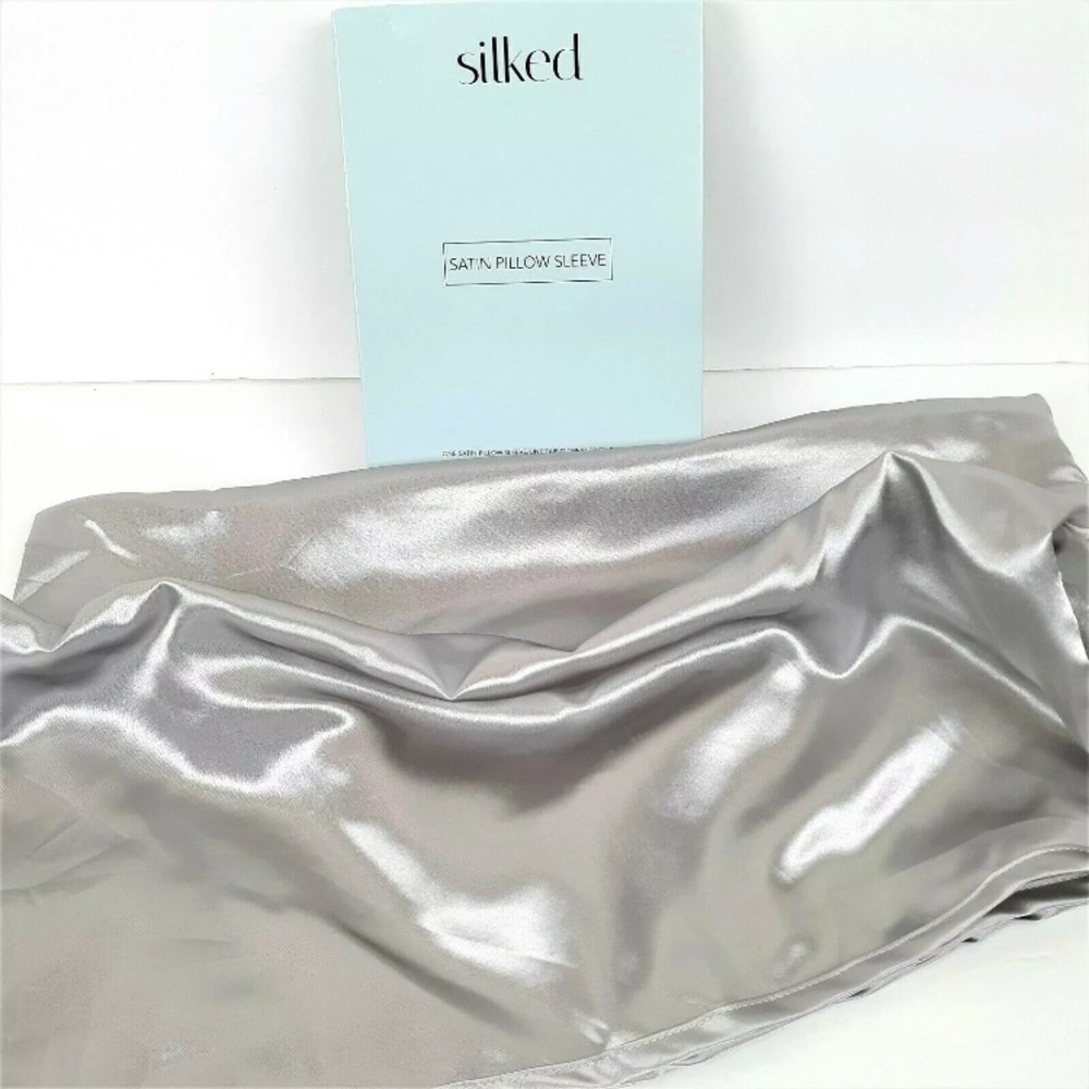 NWOT Silked Satin Pillow Sleeve
